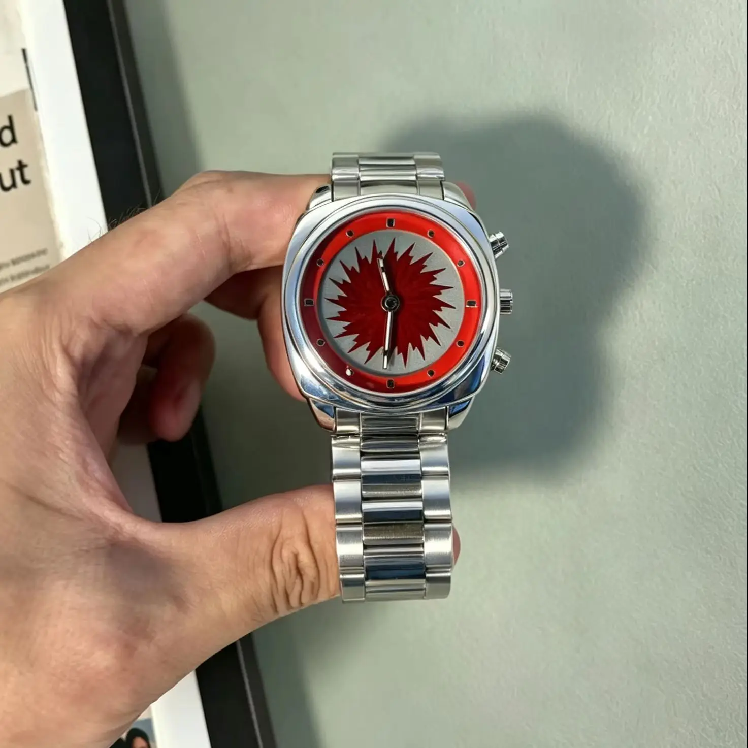 Dynamic Sparkling Fireworks Quartz Watch with Stainless Steel Strap - Available in Vibrant Colors