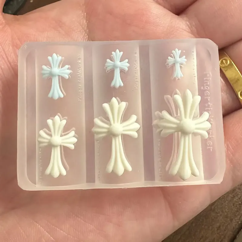 새로운 네일 아트 몰드 3D 실리콘 크로스 릴리프 조각 DIY 디자인 템플릿 스텐실 재사용 가능한 네일 부품 장식 매니큐어 도구