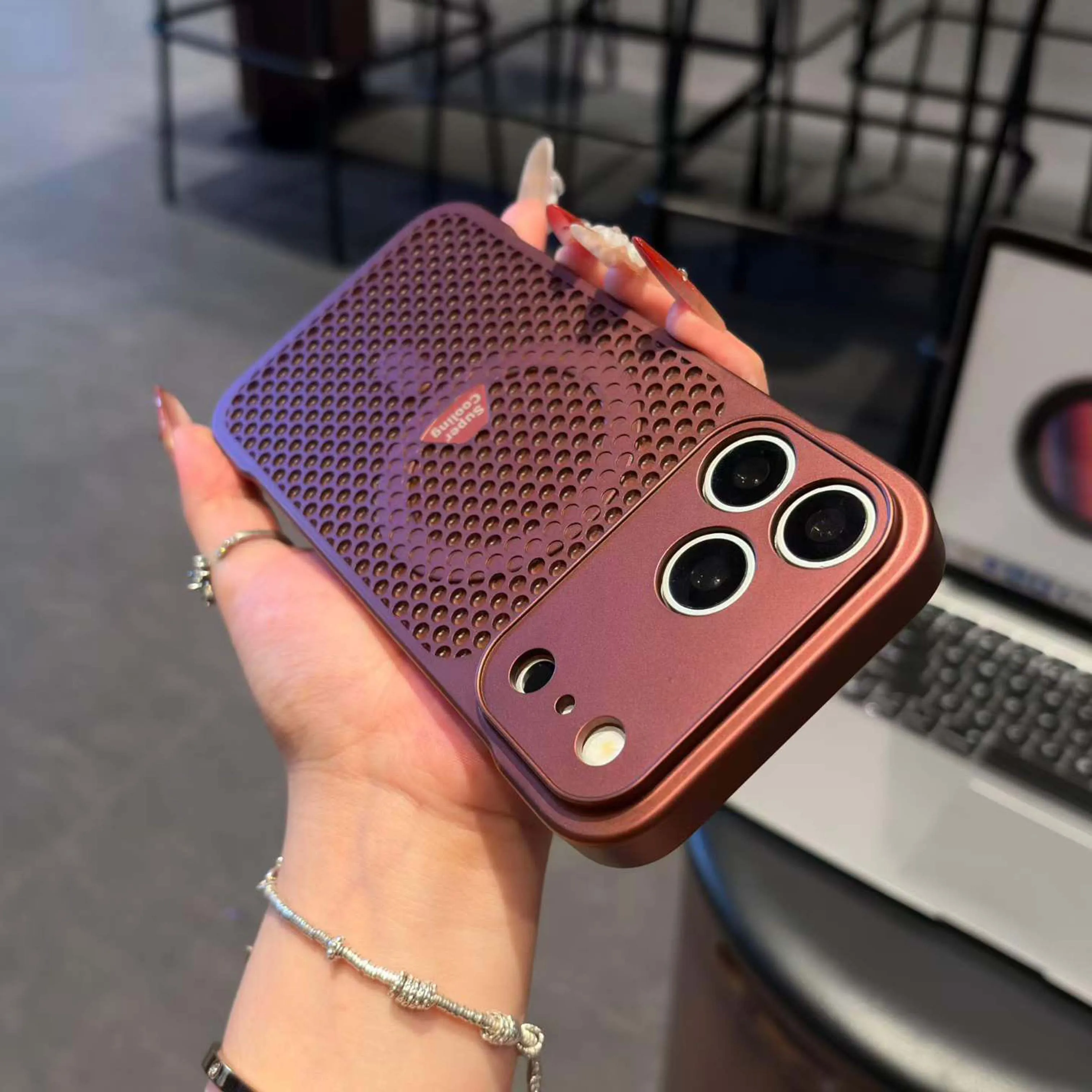 Honeycomb Magnetic Cooling Phone Case with Heat Dissipation & Breathable Protection