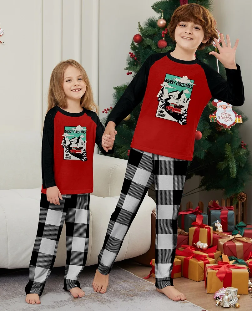 thumbnail image 4 of Pijamas familiares a juego de Navidad 2025, pijamas con estampado de imagen de Feliz Navidad, conjunto a juego para adultos y niños, mono de bebé + ropa para perros, 4 of 5