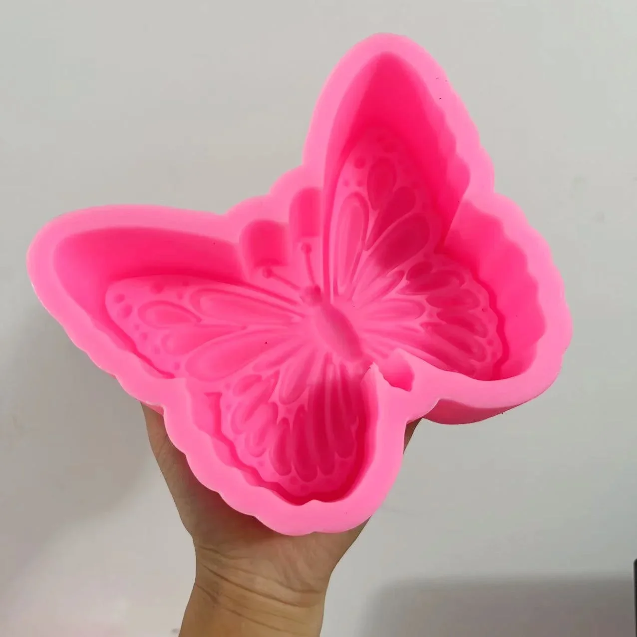 대형 나비 조각 패턴 원통형 촛불 실리콘 몰드 나비 모양 촛불 몰드 나비 공 수지 몰드, 10-16cm