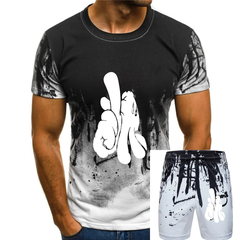 Π Π°ΡΡΠ΅ΠΈΠ²Π°Π½ΠΈΠ΅! ΠΡΠΆΡΠΊΠ°Ρ Π§Π΅ΡΠ½Π°Ρ ΠΌΡΠ³ΠΊΠ°Ρ ΡΡΡΠ±ΠΎΠ»ΠΊΠ° Ρ Π³ΡΠ°ΡΡΠΈΡΠΈ Β«ΠΡΠ°ΡΡΠΈ LA HandsΒ» ΠΈΠ· ΠΠΎΡ-ΠΠ½Π΄ΠΆΠ΅Π»Π΅ΡΠ° Π Π°ΡΡΠ΅ΠΈΠ²Π°Π½ΠΈΠ΅! ΠΡΠΆΡΠΊΠ°Ρ Π§Π΅ΡΠ½Π°Ρ ΠΌΡΠ³ΠΊΠ°Ρ ΡΡΡΠ±ΠΎΠ»ΠΊΠ° Ρ Π³ΡΠ°ΡΡΠΈΡΠΈ Β«ΠΡΠ°ΡΡΠΈ LA HandsΒ» ΠΈΠ· ΠΠΎΡ-ΠΠ½Π΄ΠΆΠ΅Π»Π΅ΡΠ°