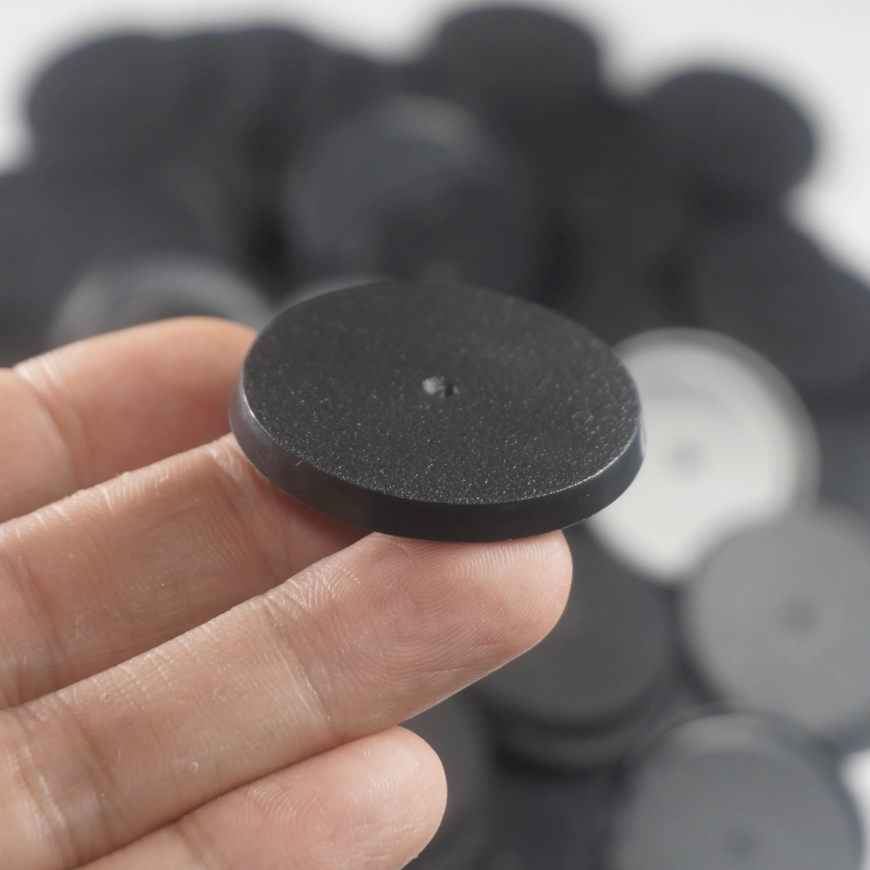 Gaming Miniatures Plastic Round Bases for Wargames 40mm
