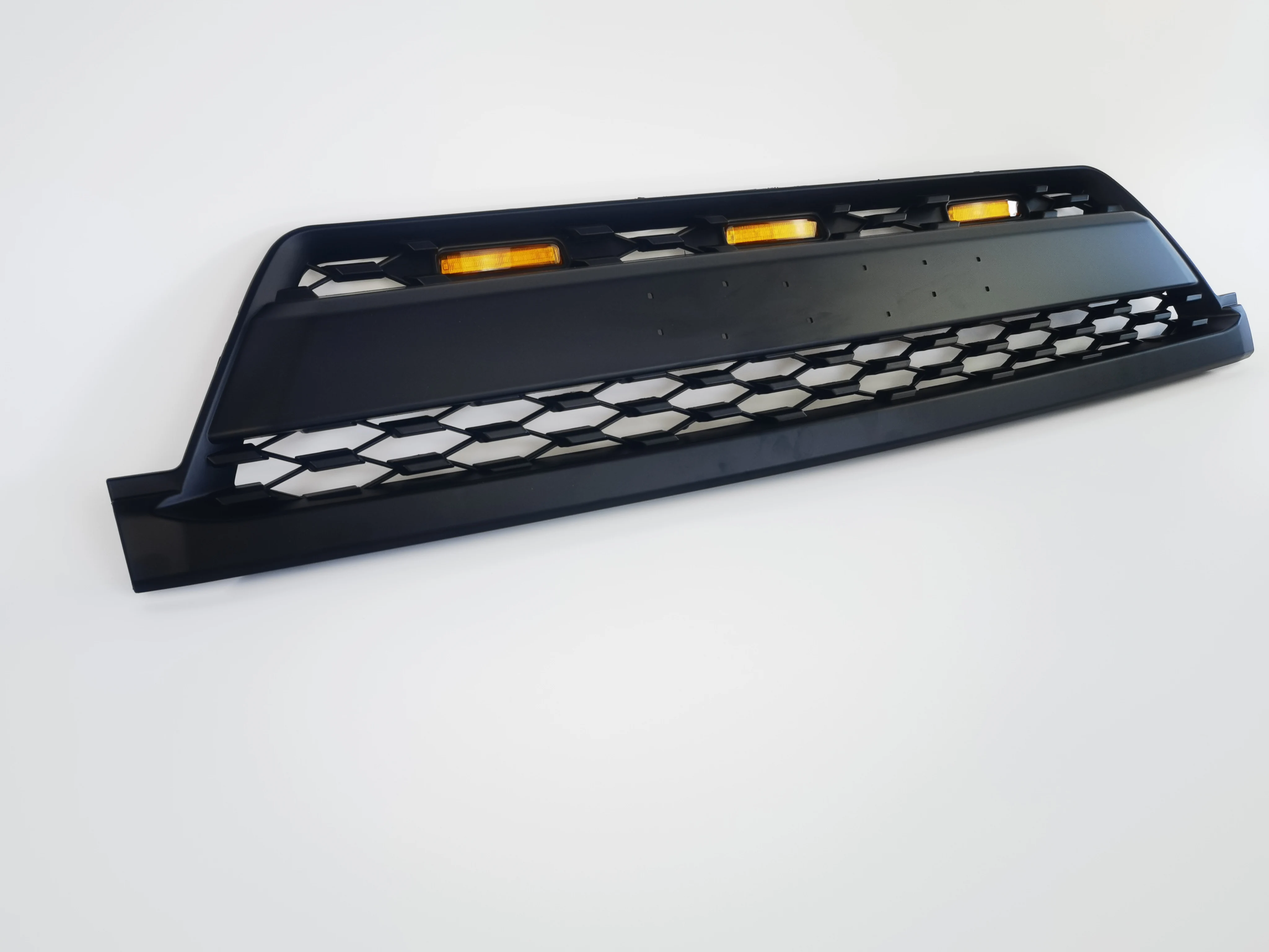 Spedking 02-05 Hot Sale 4x4 auto tuning accessories front bumper grille Grill with LED light for 4runner