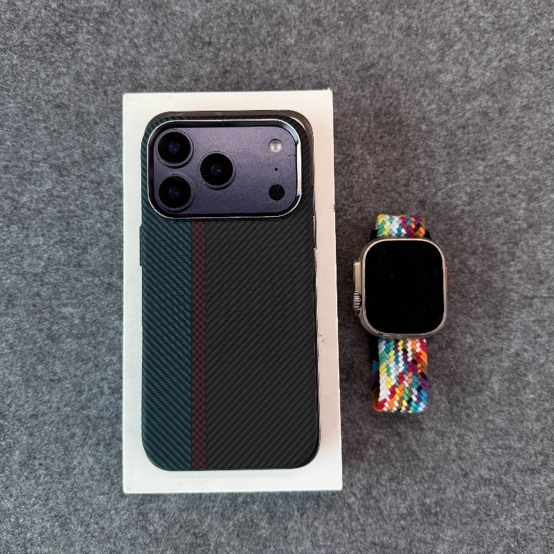 Magnetic Carbon Fiber Wireless Phone Case with Camera Lens Protection