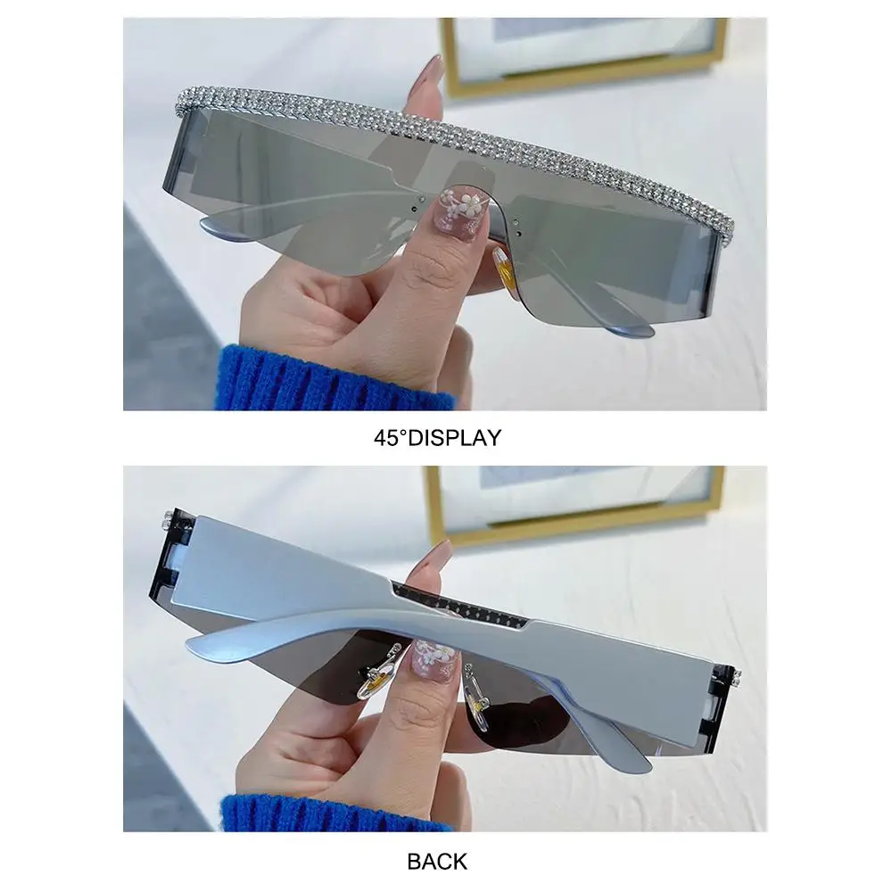 Ʈ������ ���� ���̾Ƹ�� ���̵� Y2K ���۶� ������ ���̿��� �� ����� ���۶� ���ǽ� ����