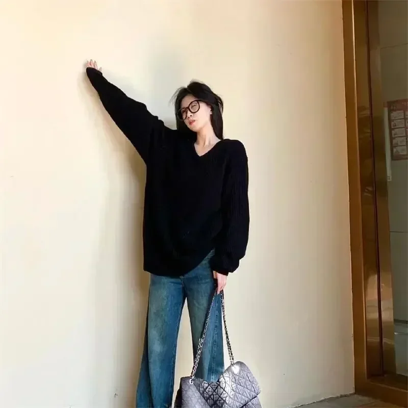 FA656 2024 Autumn and Winter New Women's Loose V-neck Black Sweater Lazy Style Temperament Versatile Pullover Knitted Sweater 4