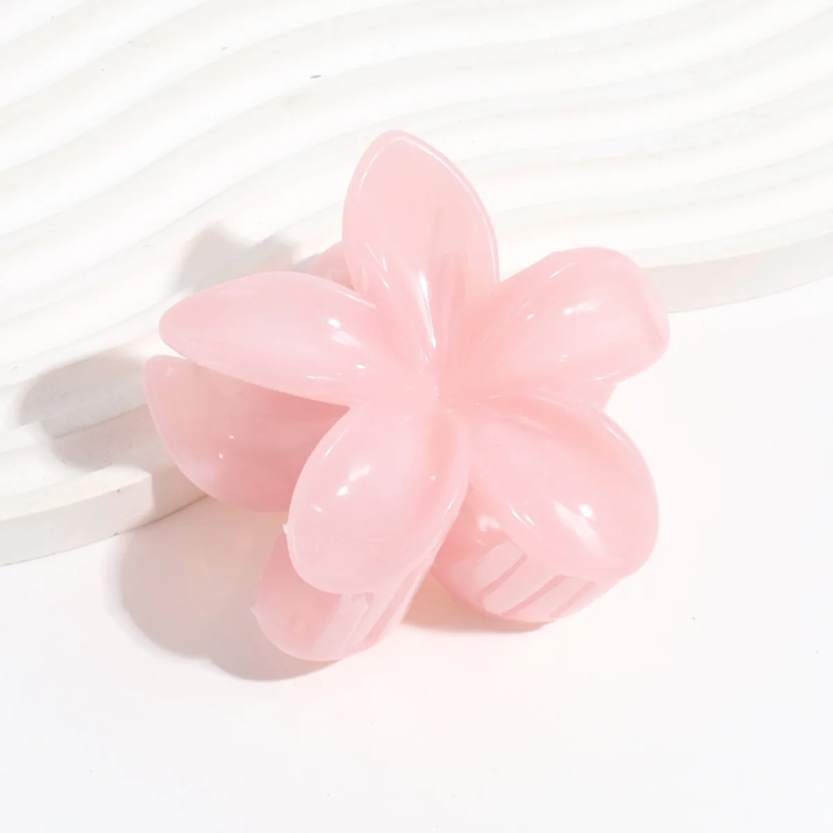 8CM Frauen Kunststoff Haarspangen Süße Und Niedliche Plumeria Blume Form Haarnadel Shark Clip Haar Zubehör Reine Farbe Gelee stil – Detail 11