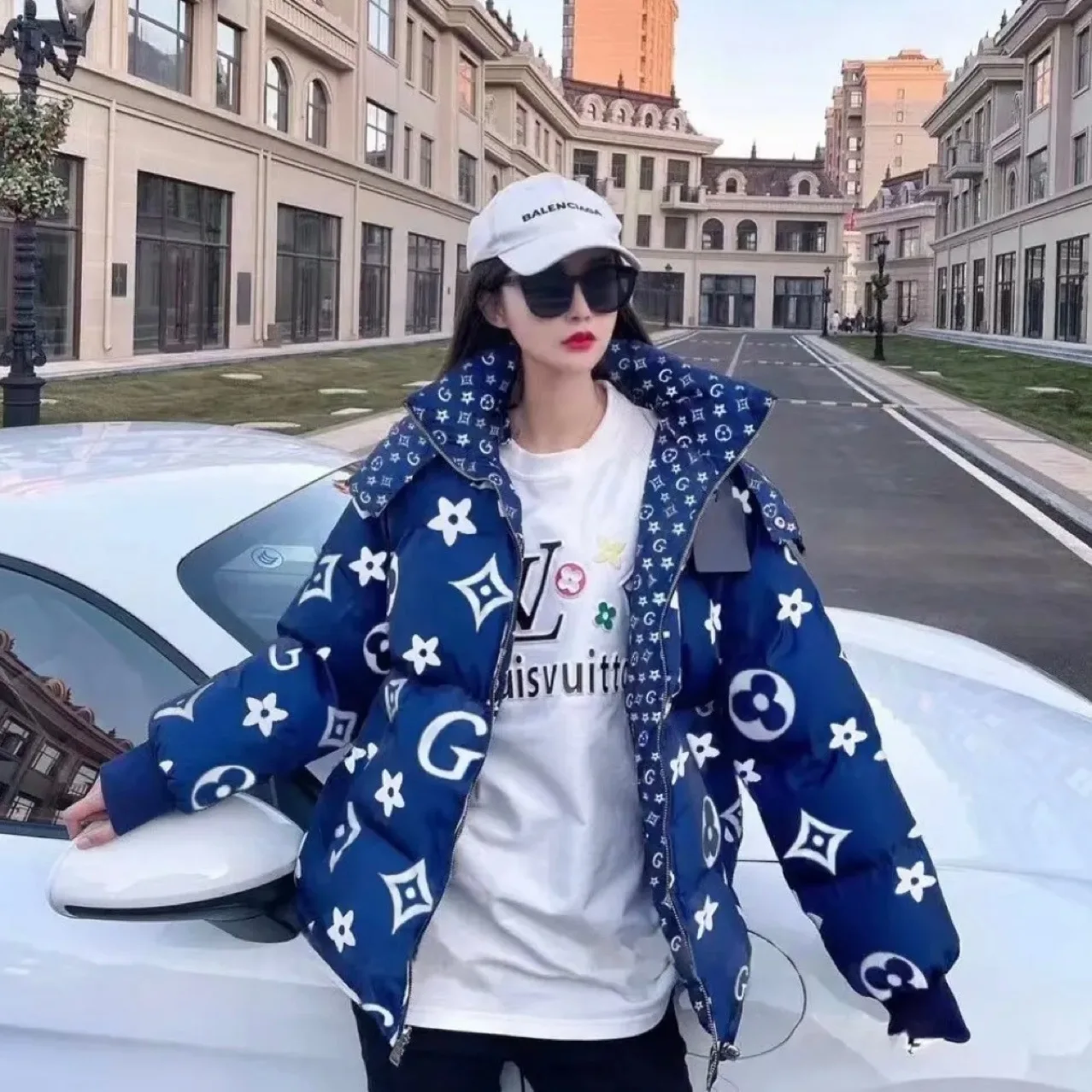 

2023 new double-sided letter printed down jacket women's short color contrast fashion brand white duck down hooded coat 204