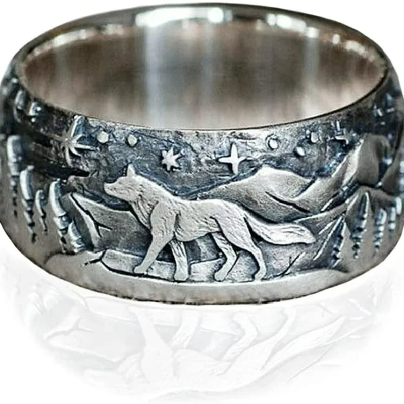 Мужское и женское кольцо с гравировкой в виде волка