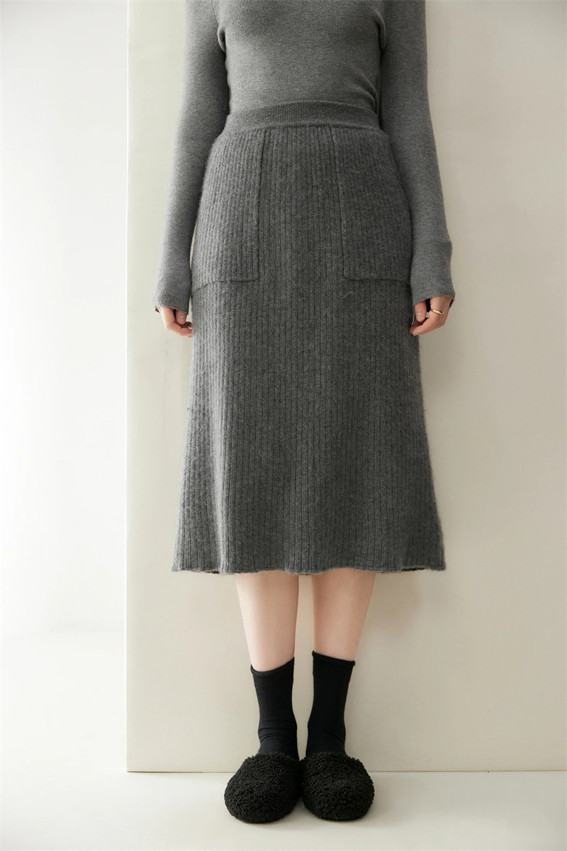 Yoyoselect Cashmere Skirt - Complete Look