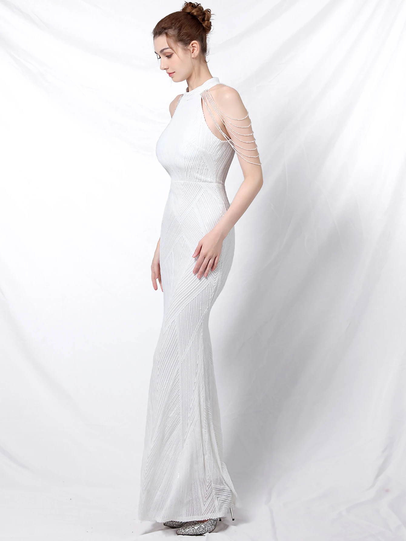 فستان سهرة ترتر أسود وأبيض