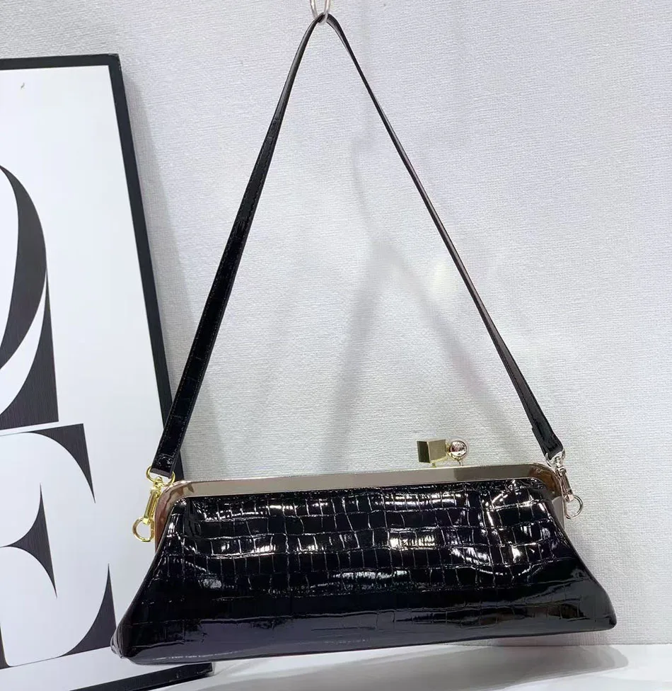 Crocodile Black