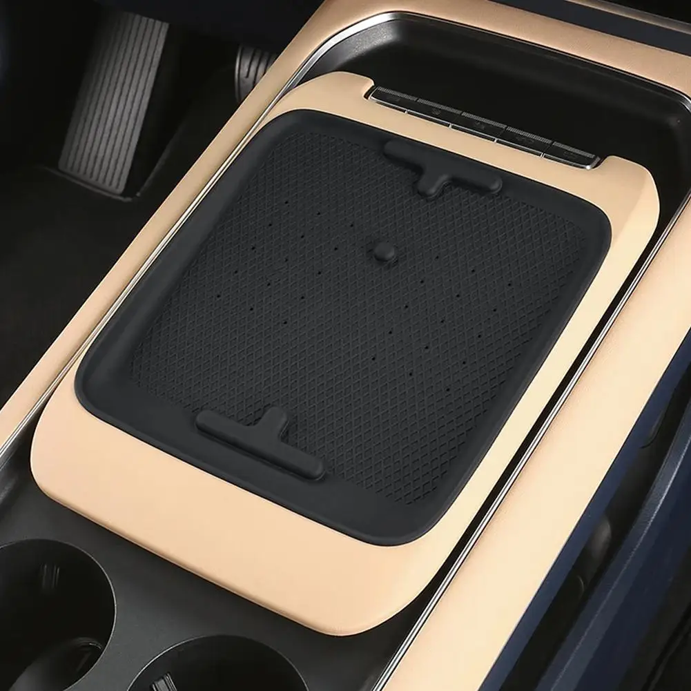 For DONGFENG Voyah Free 2024 Silicone Anti-Skid Pad Car Phone Wireless Charging Pad Model3 Non-Slip Mat Auto Accesso