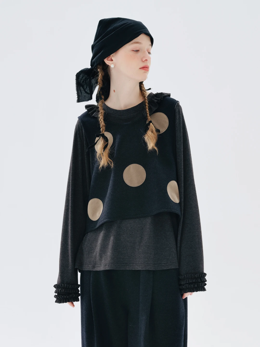 

imakokoni 2023 autumn new three-dimensional flower wool blend knitted polka dot vest vest for women wearing 234322