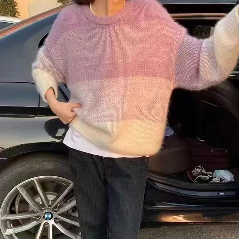 Рисунок 3 - Женский трикотажный свитер с круглым вырезом