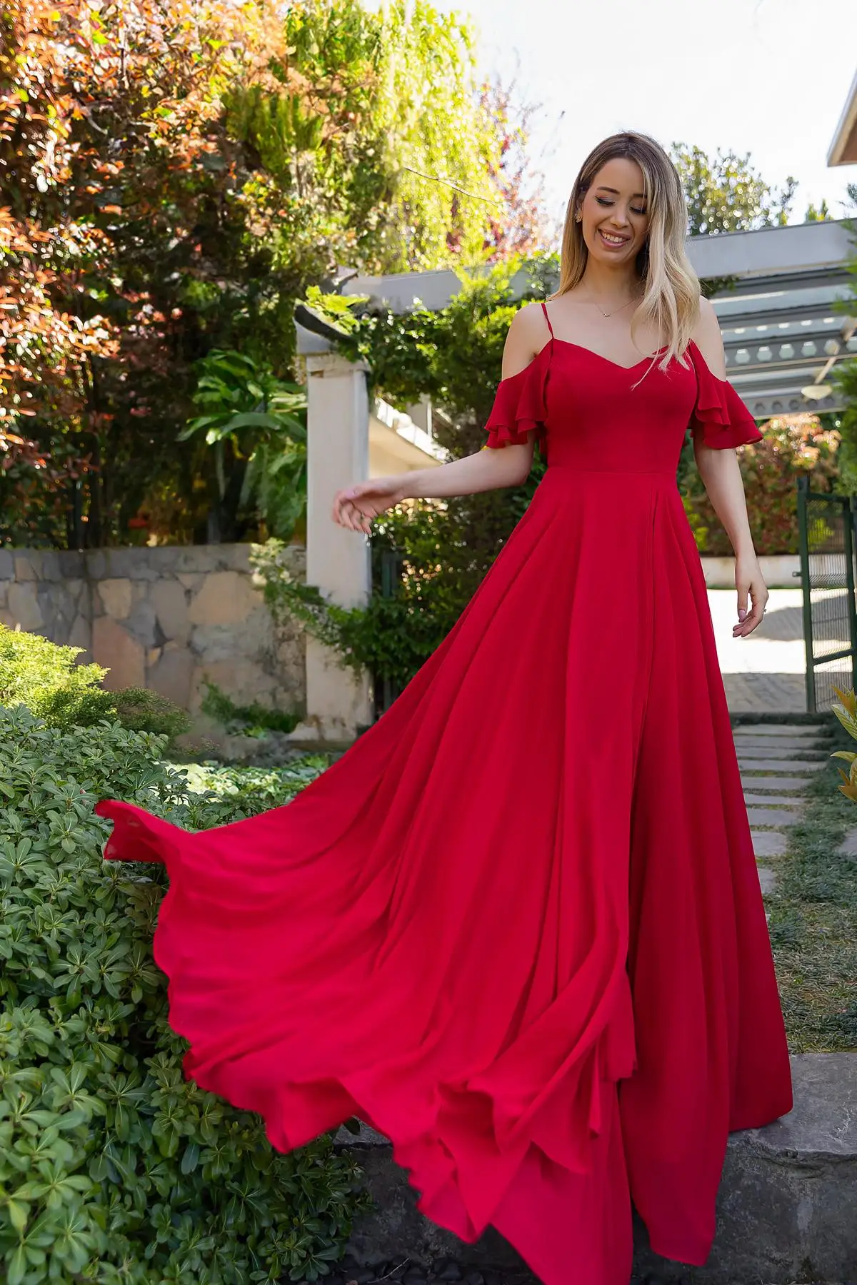 

Chiffon Spaghetti Straps A-line Bridesmaid Dresses With Ruffles V-neck Off the Shoulder Lace Up Evening Gowns Floor-Length