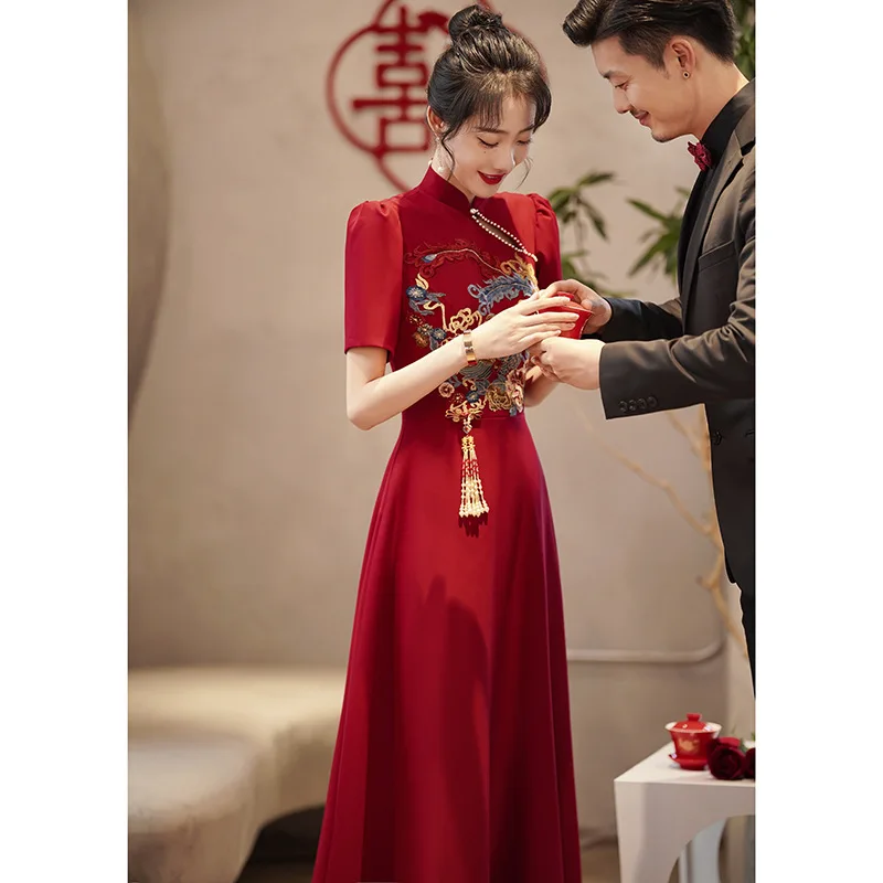 

Burgundy Qipao Chinese Style Toasting Attire Dresses Women Cheongsam Embroider Flower Vestidos Short Sleeve Qipao