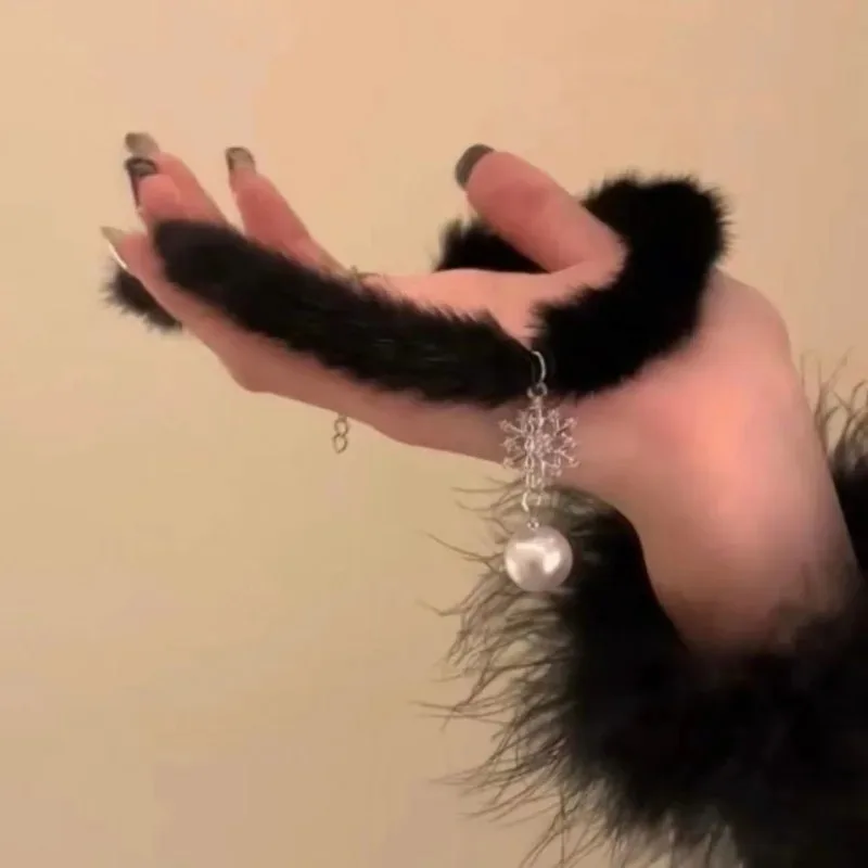 Women's Snowflake Pearl Plush Velvet Choker-Elegant Glam Collarbone Necklace for Party/Club,Christmas&Evening Dress Jewelry Gift