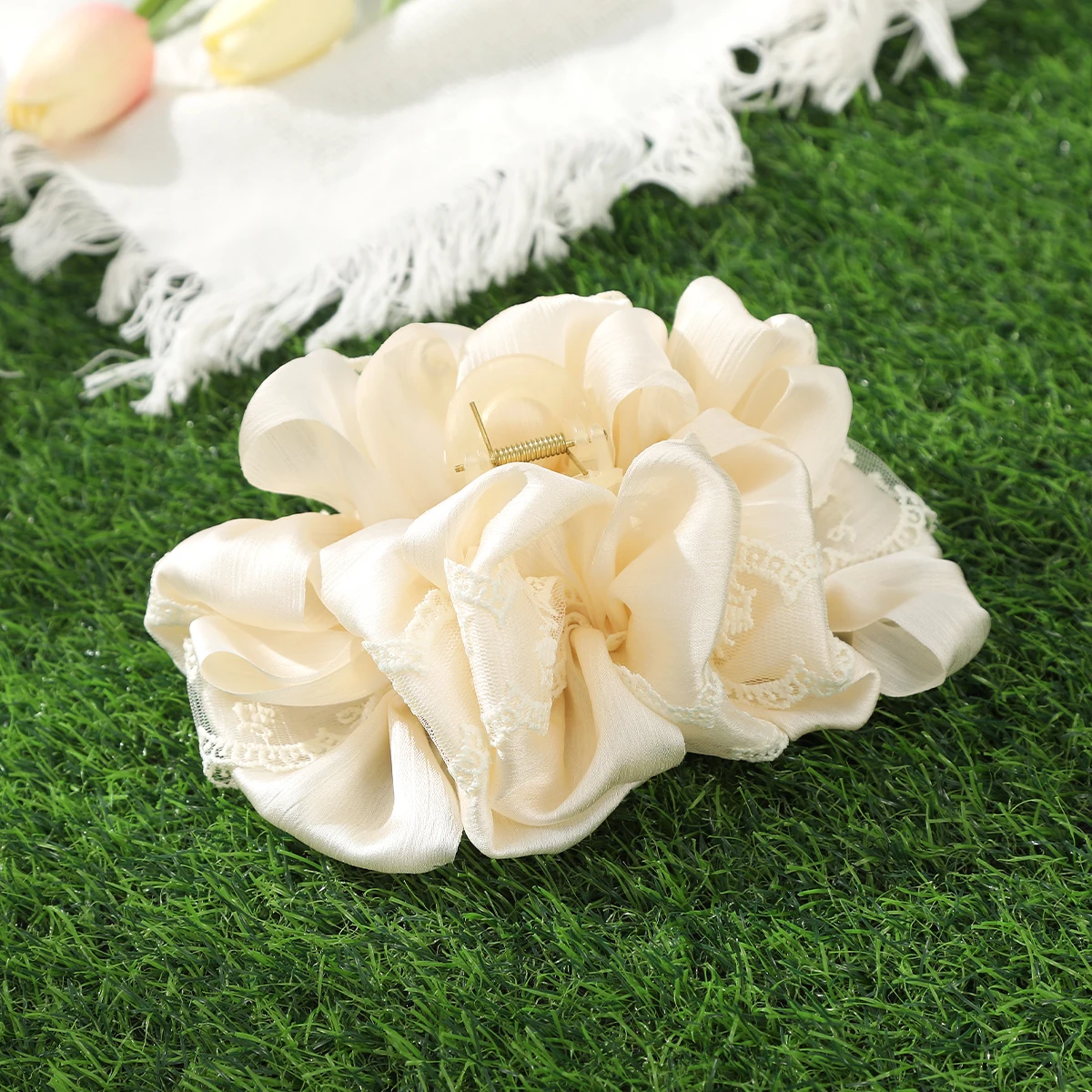 Large Lace Hair Claw For Women French Temperament Hairpin Hair Crab Clips Fashion Sweet Hair Clip Claw Headwear Hair Accessories