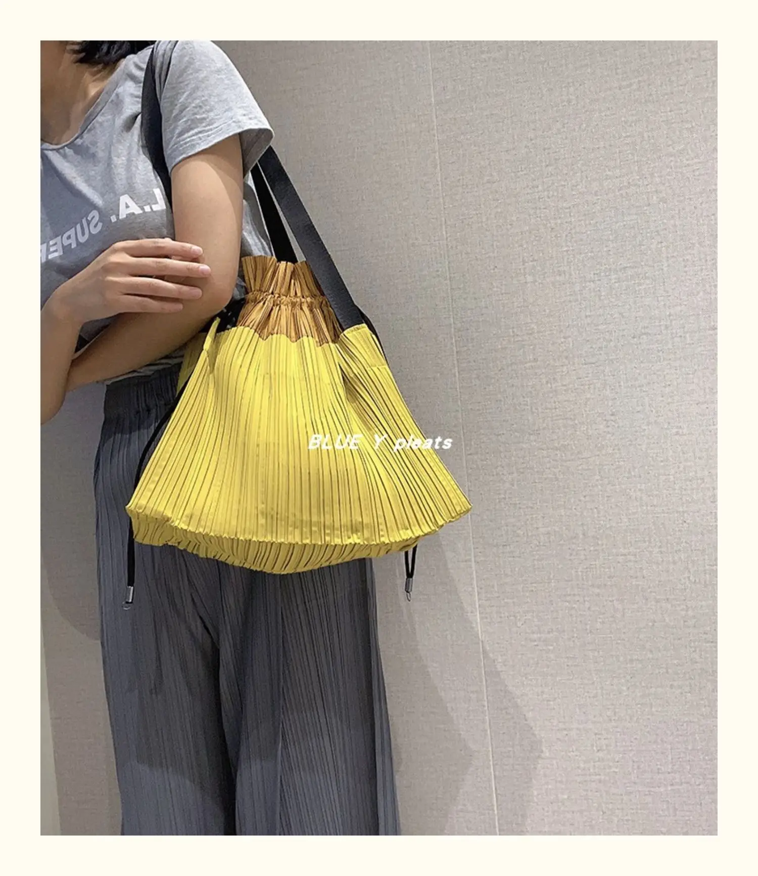

YUDX 2023 Fanny Pack for Women Miyake Pleated Fold Bag Korean Fashion Shoulder Bags Designer Handbag Cross Body Bag