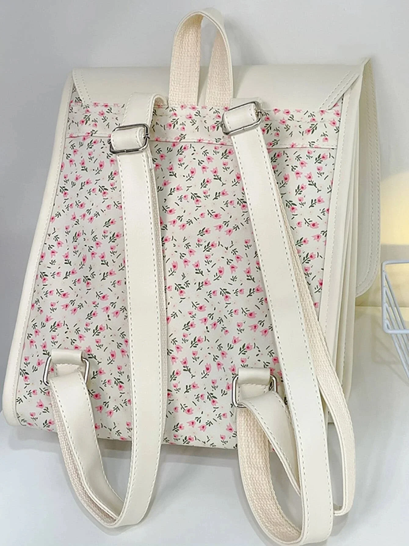 Business Casual Portable Ditsy Floral Buckle Decor Flap Backpack For Teen Girls Women Large Capacity Fashionable Schoolbag 4
