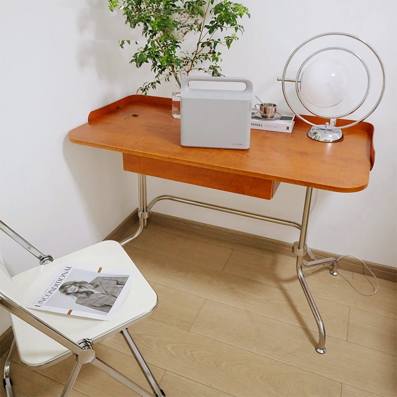 Рисунок 4 - Стол средней древности Bauhaus