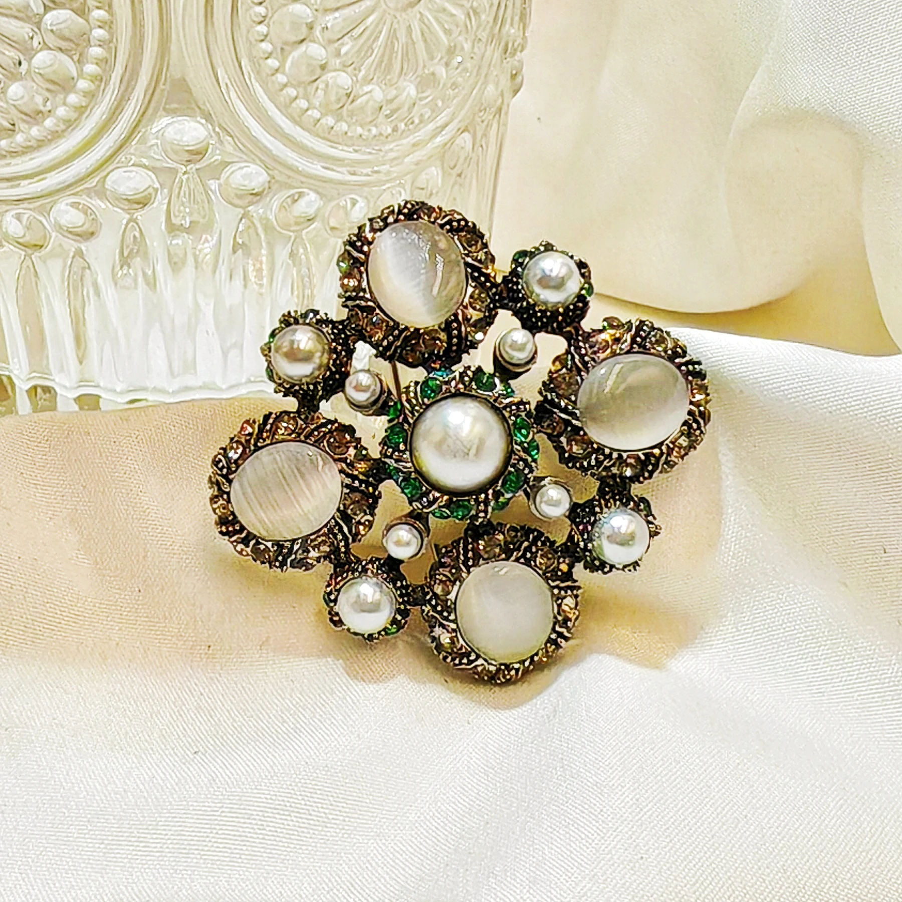 Vintage Green Crystal Accent Imitated White Opal MALTESE Brooch Cross Pin
