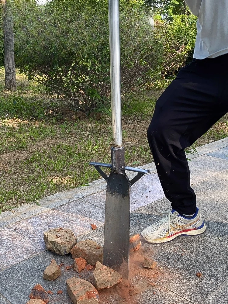 나무 파기용 삽, 망간강 삽, 묘목의 구멍을 파고 뿌리를 제거하는 강력한 도구.