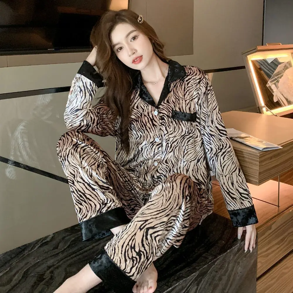 

Осенне-зимние женские пижамные комплекты плюша с полосками зебры и леопардовым принтом домашний костюм