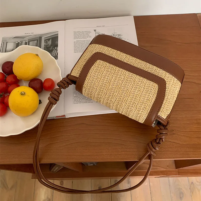 Straw Bags Summer 2024 Women Tote Bags Designer Handbags PurseS Weave Drawstring Closure Wooden Handle Beach Shoulder Bag