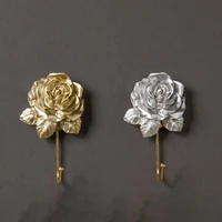 Vintage Creative Clothes Hook Wall-Mounted Non-Slip Towel Hanger Resin Rose Flower Design Key Hook for Hallway 2