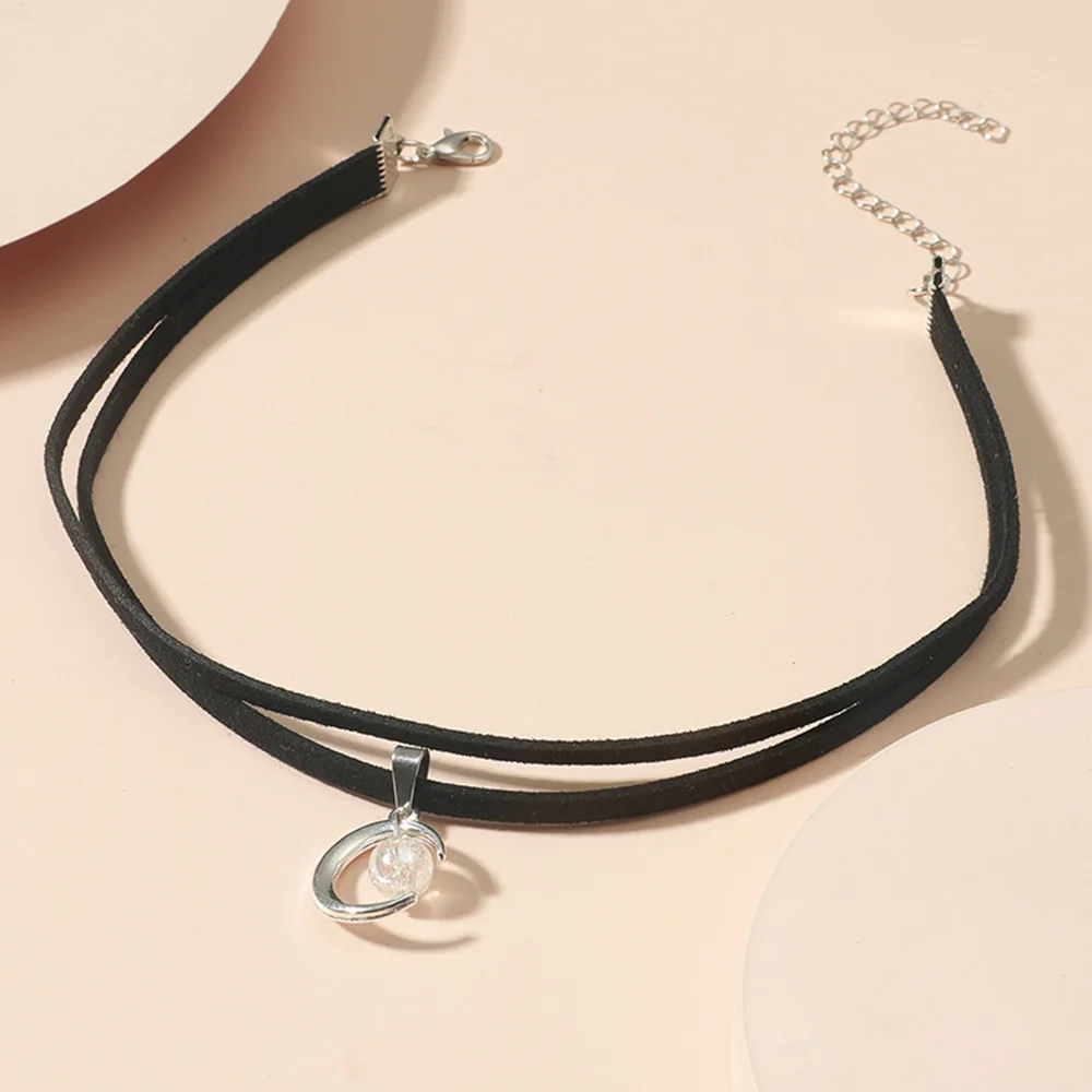 Collana con ciondolo a forma di luna geometrica semplice con colletto in velluto nero a doppio strato in stile gotico vintage per gioielli da donna_voghion.com