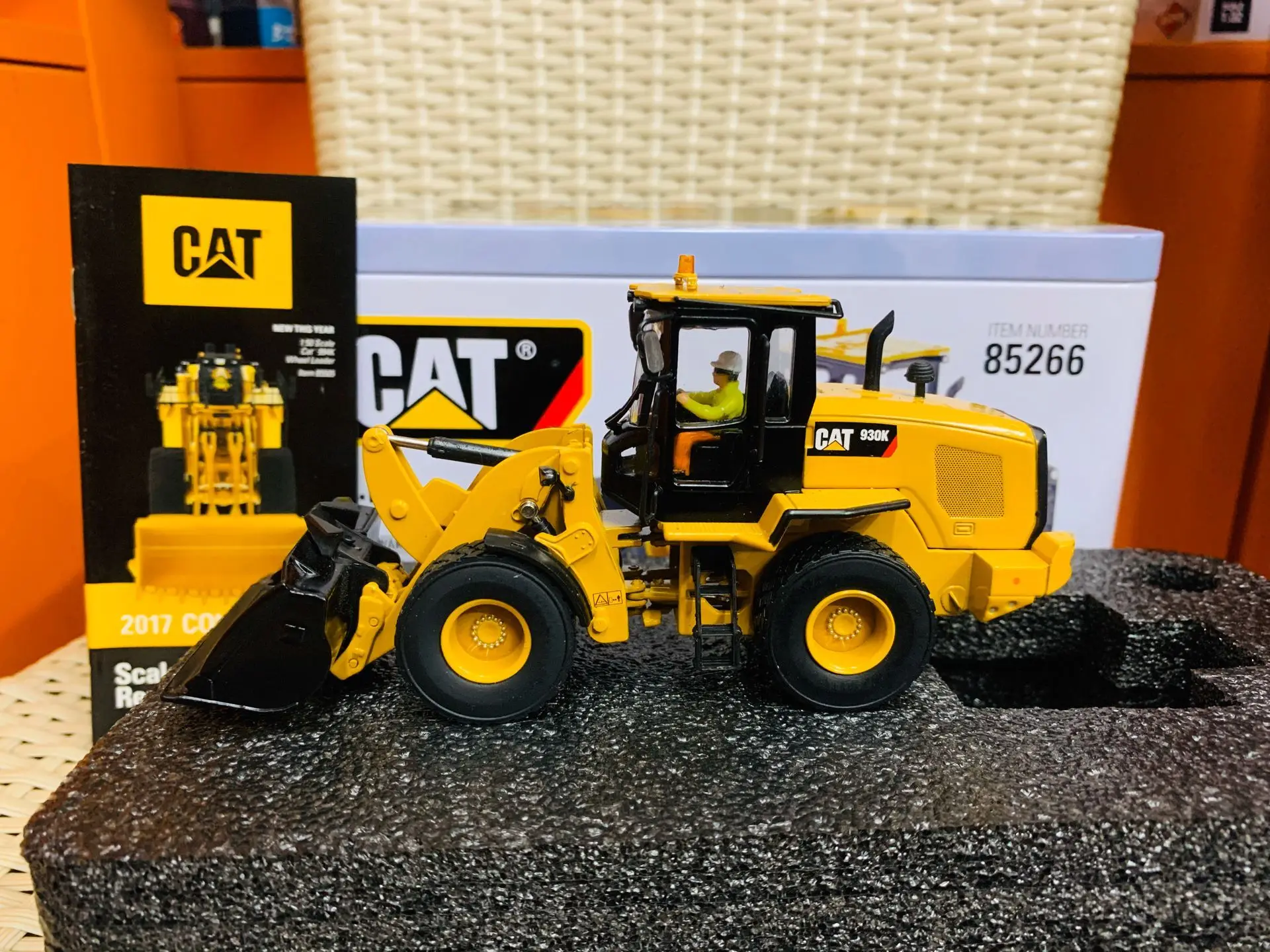 Caterpillar Cat 930K Wheel Loader 1/50 Scale By DieCast Masters Model DM85266 New in Box