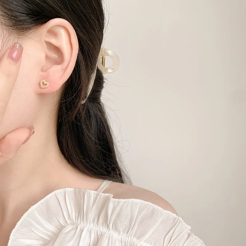 New Fashion Heart Stud Earrings for Women Hypoallergenic