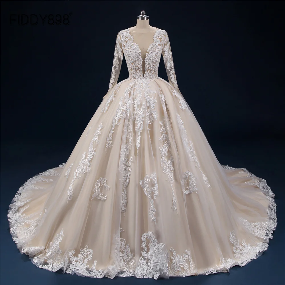 

Vintage Lace Wedding Dresses Long Sleeves Ball Gowns Wedding Dress Long Train Vestido De Novia ZW01001