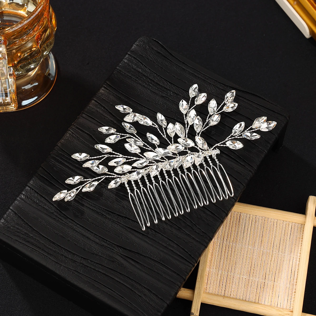 

Wedding Hair Brush Silver Rhinestone Bridal Hair Clip Sparkling Hair Pieces Ladies and Girls (Silver)