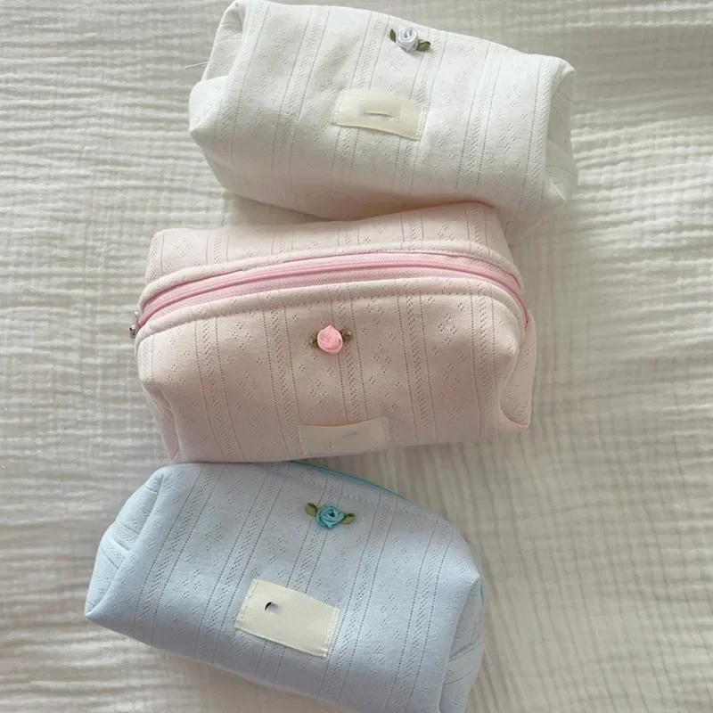 1 Piece Ins Fashion Makeup Case Elegant Simplicity Sweet Floral Lipstick Bag Portable Large Capacity Earphone Cable Storage Bag 4