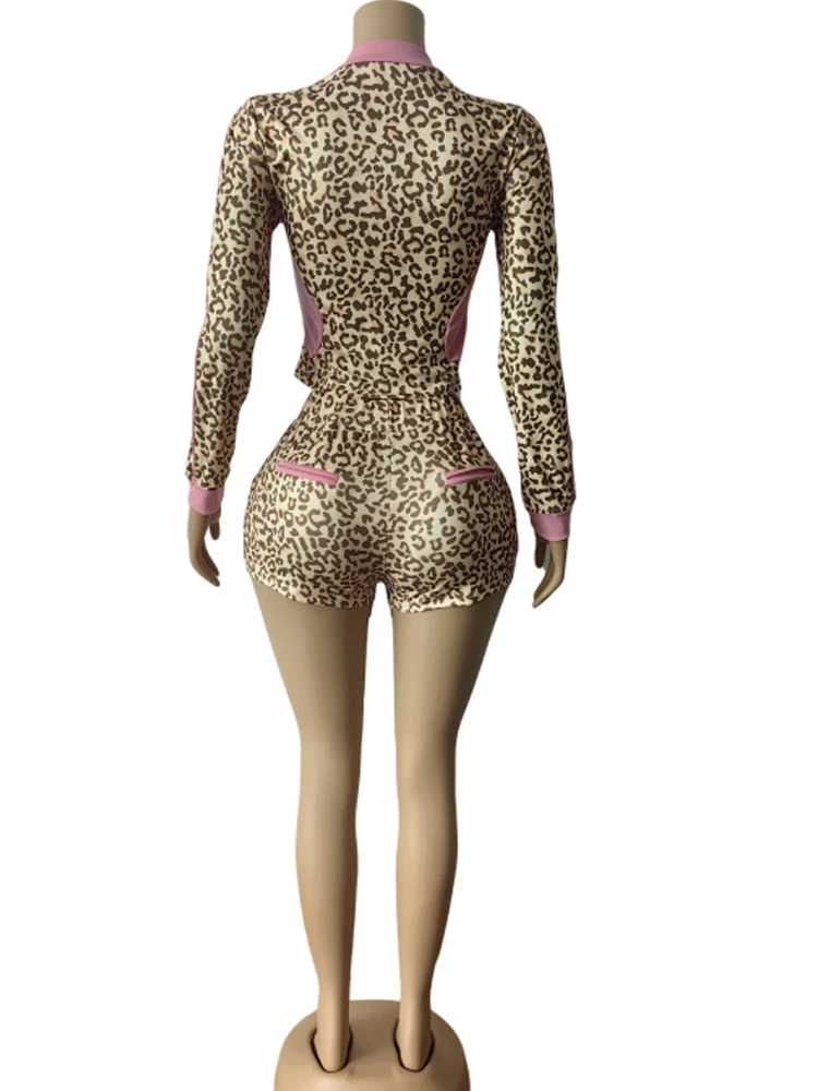 Beyprern Stylish Zipper Front Leopard Print City Shorts Set
