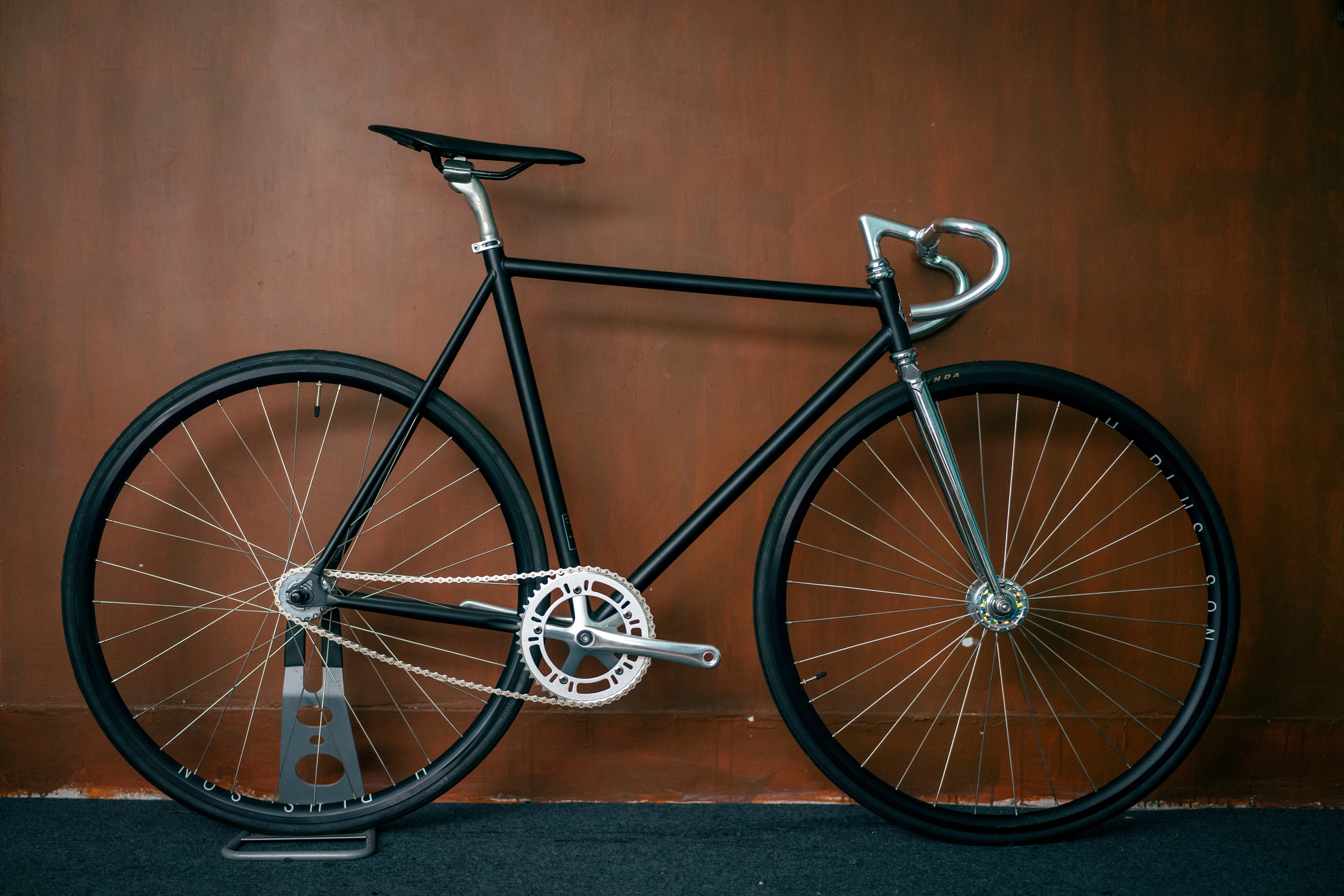 52CM Fixie TSUNAMI 4130 Frame Vehicle Ride Backwards Without Brakes