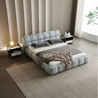 Lit double en tissu minimaliste moderne, chambre à coucher principale italienne, lumière de luxe, design 3
