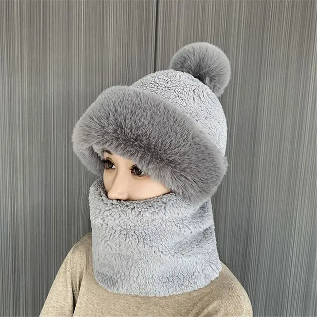 Prepare-se para o Inverno com o Conjunto de Cachecol e Gorro Feminino Peludo 5 Conjunto de Cachecol e Gorro Feminino Peludo