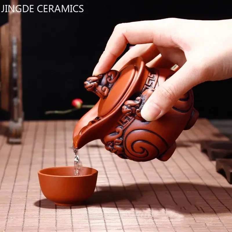 Traditional Lucky Fortune Animal Hand Grasp Pot Chinese Purple Clay Teapots Handmade Zhu Mud Tea Infuser Zisha Tea Set 200ml