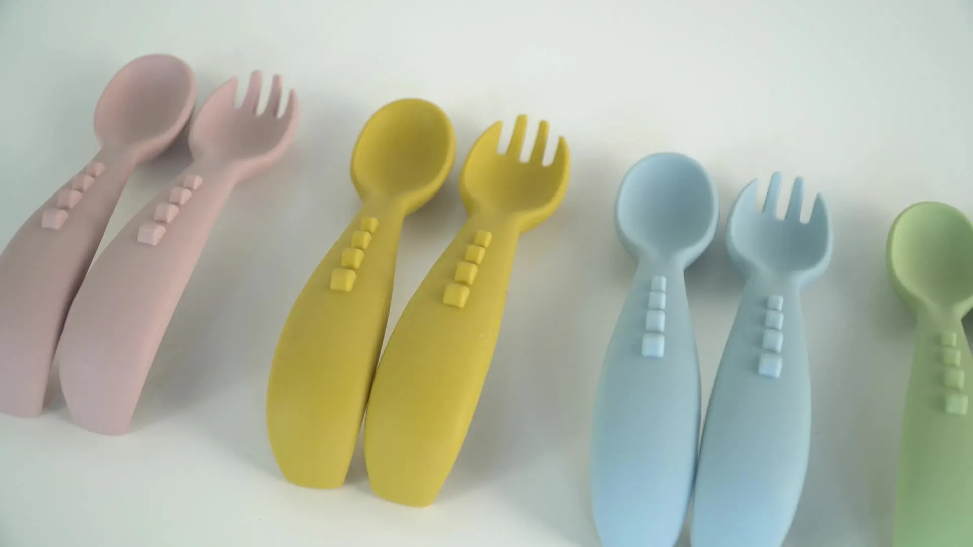 Set Posate Bambini In Acciaio Inox E Silicone - 6 Pezzi Anti-Soffocamento, Color Beige/Noce/Grigio - Foto 4