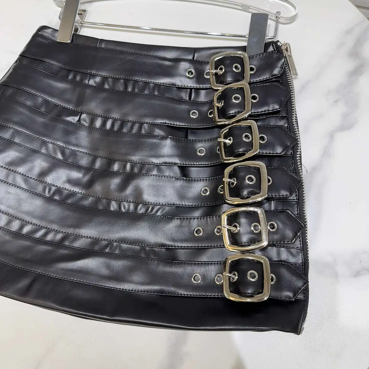 DEAT Trendy Women's Multi Belt PU Leather Mini Skirt 2026 Spring Fashion New Items High Waist Wrap Hip Skirts Female 11XX7390