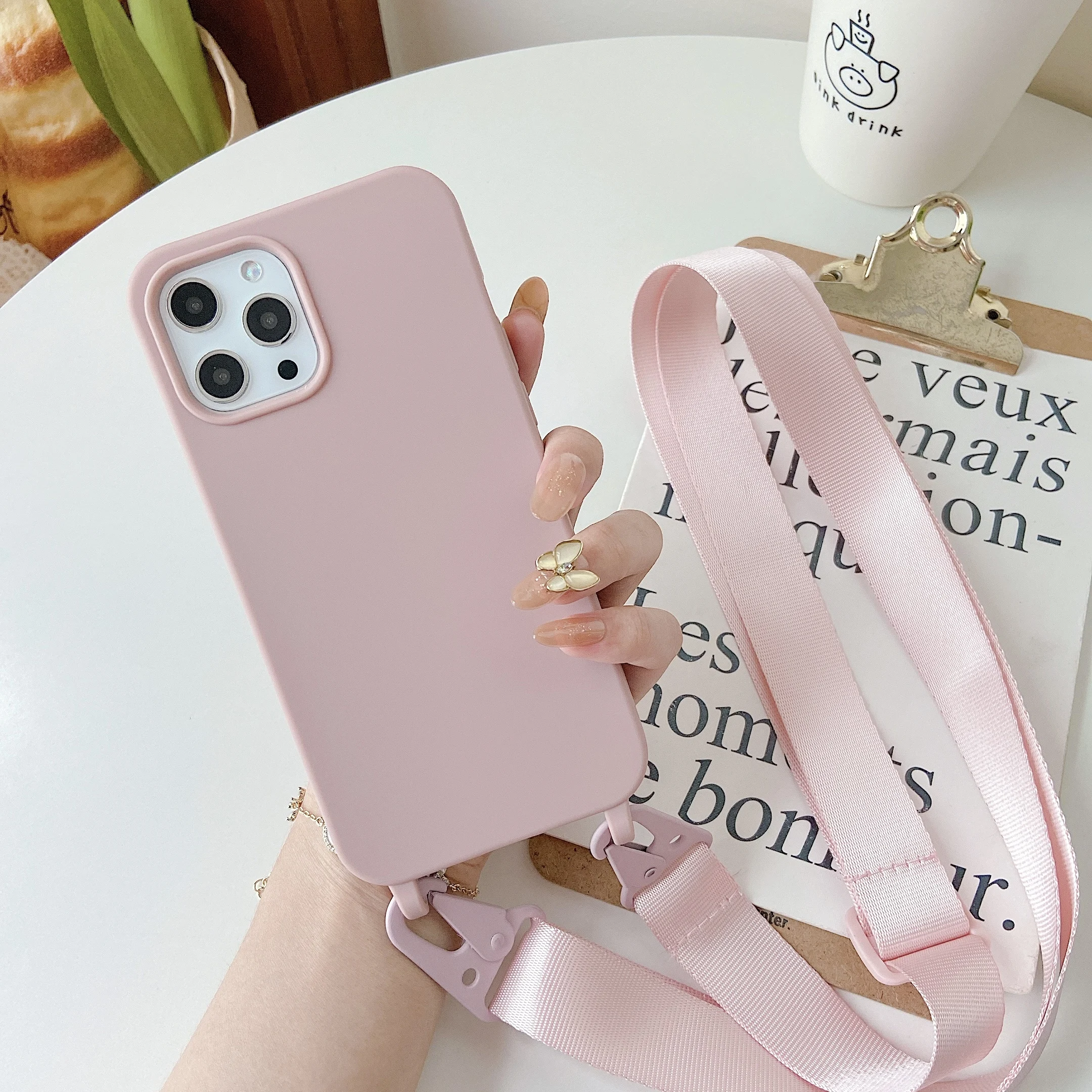 ตัวเลือกสินค้า เคสซิลิโคนนิ่มพร้อมสายคล้องคอ ใส่ iPhone ได้หลายรุ่น