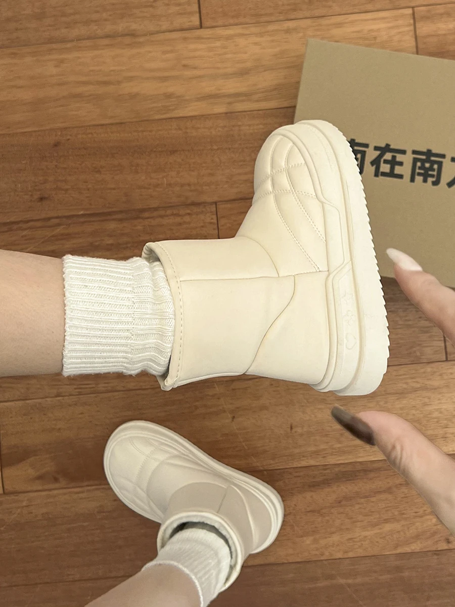 

Женские ботинки с круглым носком, на плоской подошве, из ПУ кожи