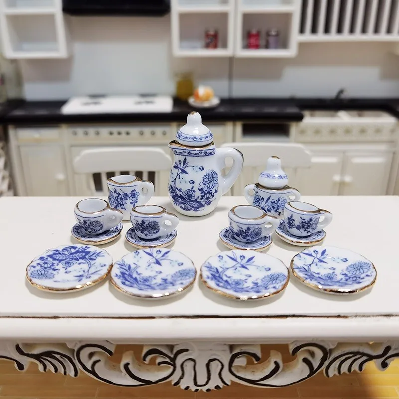 Set di tazze da tè in porcellana in miniatura per casa delle bambole in
