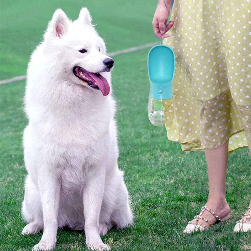 

One Click Pet Portable Cup - The Perfect Outdoor Travel Water Fountain Solution
