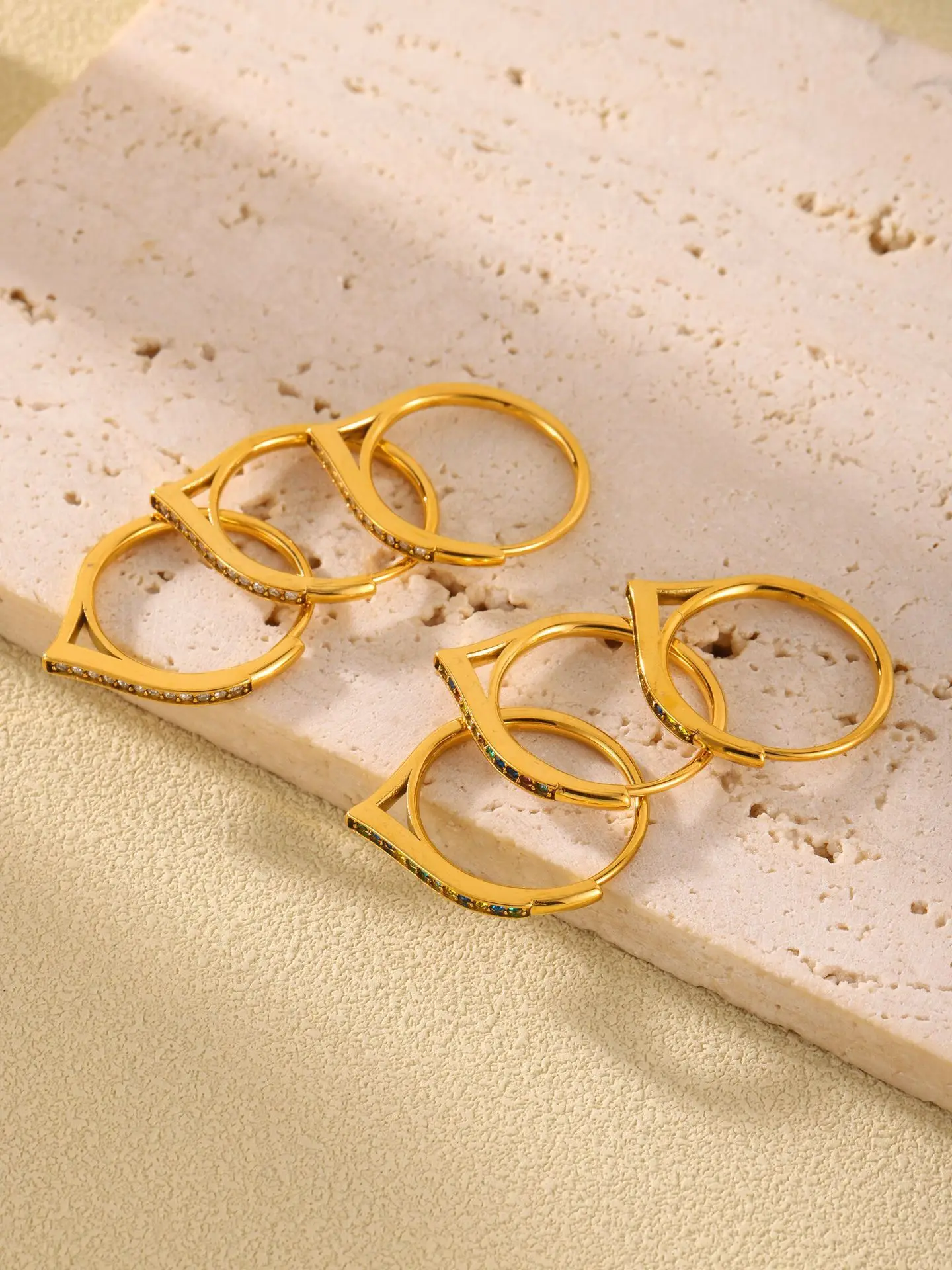 Luxuriöser Bunter Zirkon Feinring Damen Edelstahl Vergoldeter Schlichter Paar-Verlobungsring Ästhetischer Schmuck Geschenk – Detail 9